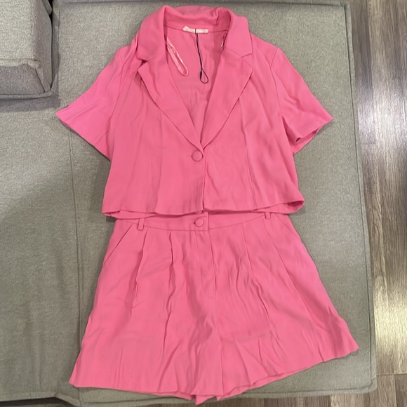 Matching Set- Cropped Blazer & High Waisted Shorts - Picture 1 of 10